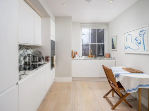 Stylish 2bed Flat by Battersea Park & River Thames