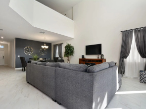 Modern 5 bedroom home in Champions Gate