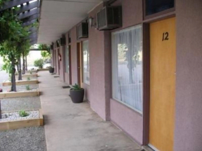 London Motor Inn