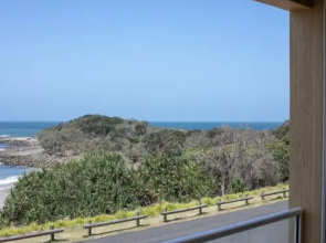 Avalon 2- uninterrupted views- almost on the beach!