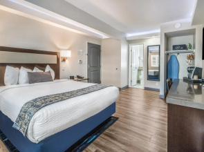 Inn at 50 at Long Beach Convention Center