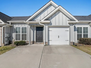 Good Vibes Only - Perfect Home In Quiet Residential Area With Work/study Space 4 Bedroom Townhouse by Redawning