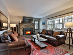 The Killington Bigelow Chalet: Large Ski Home. 8 Br/4.5 Ba/16 People. Hot Tub. Shuttle. Game Room. 8 Bedroom Home