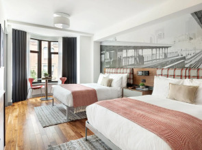 Отель The Revolution