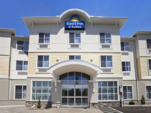 Days Inn & Suites By Wyndham Altoona