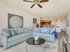 Emerald Grande Condo: Beach, Marina & Ocean View