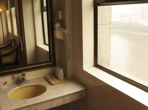 Aiqun Hotel Guangzhou - Free shuttle between hotel and Exhibition Center during Canton Fair