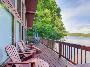 'sweet Serenity' Schroon Lake Family Retreat!
