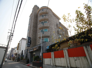 Goodstay Lanuit Hotel
