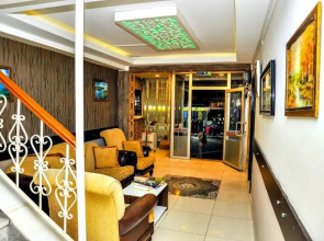 Beach Front Apartment Close to Centre of Side With all you Desire Sleeps up to 4