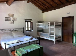 Casale Rustico con Piscina Privata e Ampio Parco