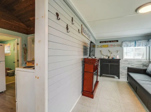Large Yard: Walkable Cottage in Old Orchard Beach!