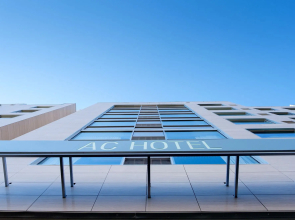 AC Hotel by Marriott Cincinnati at The Banks