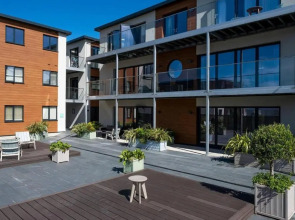 4br-8guests-balcony-beachview-pool-pets