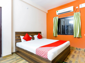 OYO Flagship 44026 Samrudhi Residency