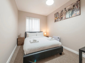 3 Bedroom Apartment Near City Centre With Parking