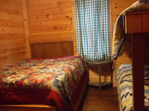 Riverbay Adventure Inn