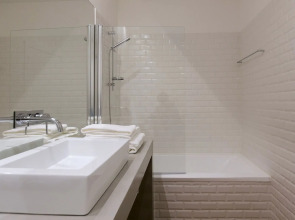 The 8 Downtown Suites