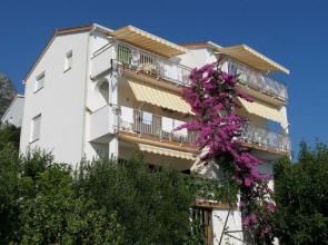 Kate - 20m From the Beach - A1