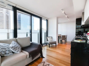 LOGAN, 2BDR Melbourne Apartment