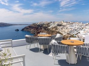 Ikies Santorini