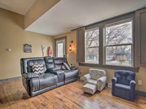 Charming Retreat - Walk to Lake Koshkonong!