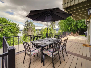 Tree-lined Hayden Home w/ Hot Tub & Lake Views!