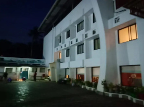 Capital O 19742 Hotel Dona Castle
