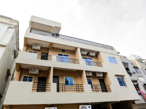 OYO 46385 Hotel Srs