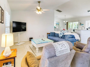 Private Yard & Screened Patio: Sunny Sebastian Gem