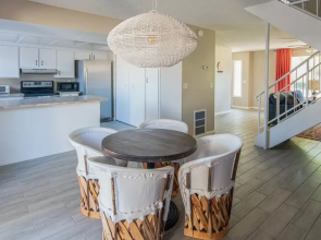 Stylish Townhome in Tempe by WanderJaunt