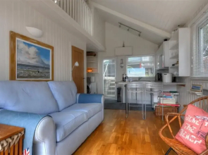 8 Bowling Green Chalets