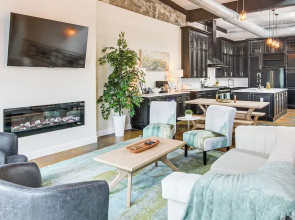 Modern Dtwn Condo w/ Balcony in Hendersonville