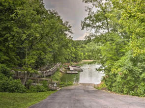 Sevierville Cabin w/ Wraparound Deck + Lake Access