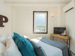 P Terrace by Rent all Como