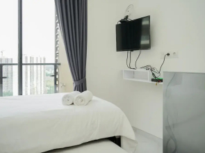 Comfy and High Floor Studio at Sky House BSD Apartment