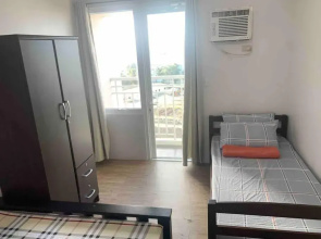 Lovely 1 Bedroom Condo with Balcony