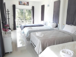 Baansuan Keb Tawan Resort