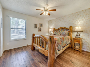 Rustic Alto Retreat - Near Hiking, Skiing & More!