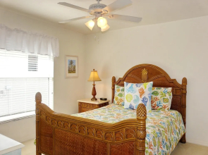 Inviting, Quiet Home in With Pool and Steps to Beach