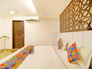 Fabhotel White Klove