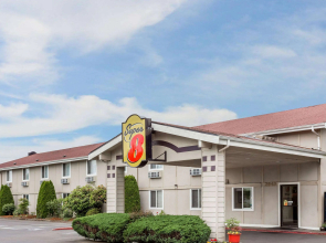 Super 8 by Wyndham Shelton