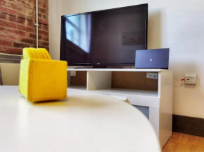 Flat 3 Lovely spacious apartment available for guests Parking wifi