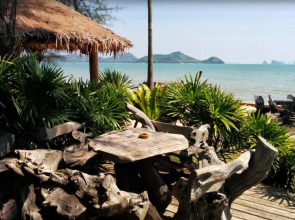 Thiw Son Beach Resort