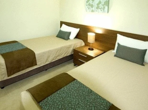 Airlie Summit Apartments