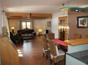 SL Hotel