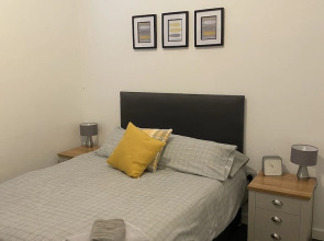 Pretty Properties Grange House Apartment 2