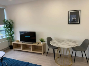 Bracknell - A Spectacular Dual Aspect 1 Bedroom Flat