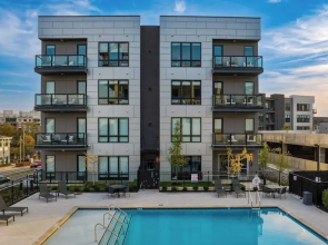 Sleeps 18 3 Modern Midtown Apartments w/ Gym + Pool Walkable to Shops & Eats