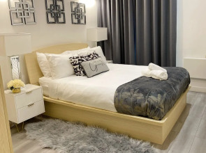 Newpointe Luxury Serviced Apartment at the Atrium